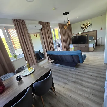 Apartment Pulse